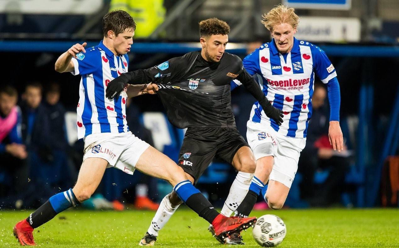 北控队的防 北控队的防