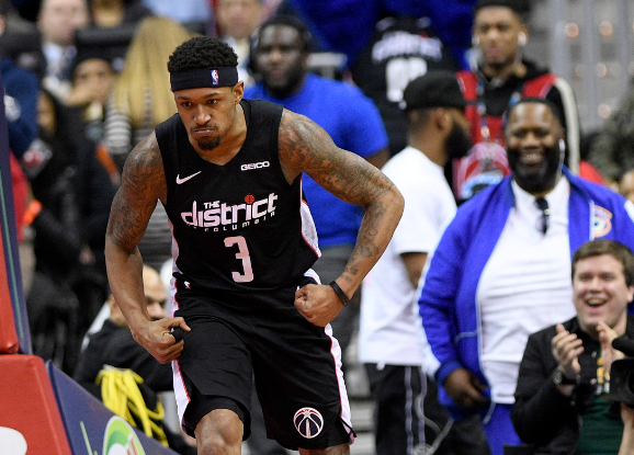 外野站位微 外野站位微